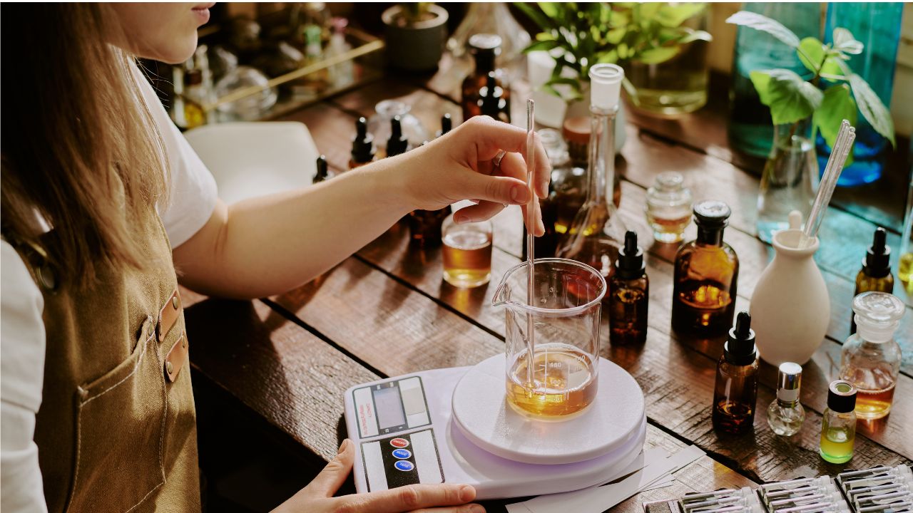 How to Choose Essential Oils for Blending